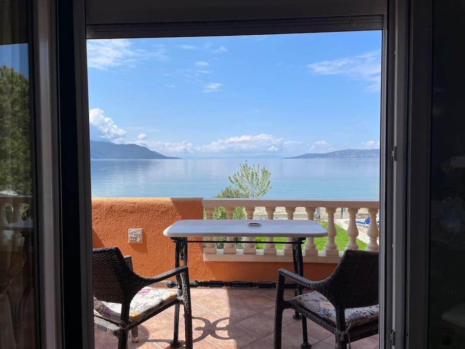 Pampas Seafront Villa, 6 Bedrooms, North Evvoia Kanatádhika Екстериор снимка