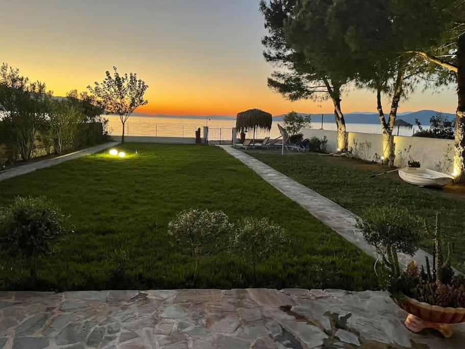 Pampas Seafront Villa, 6 Bedrooms, North Evvoia Kanatádhika Екстериор снимка