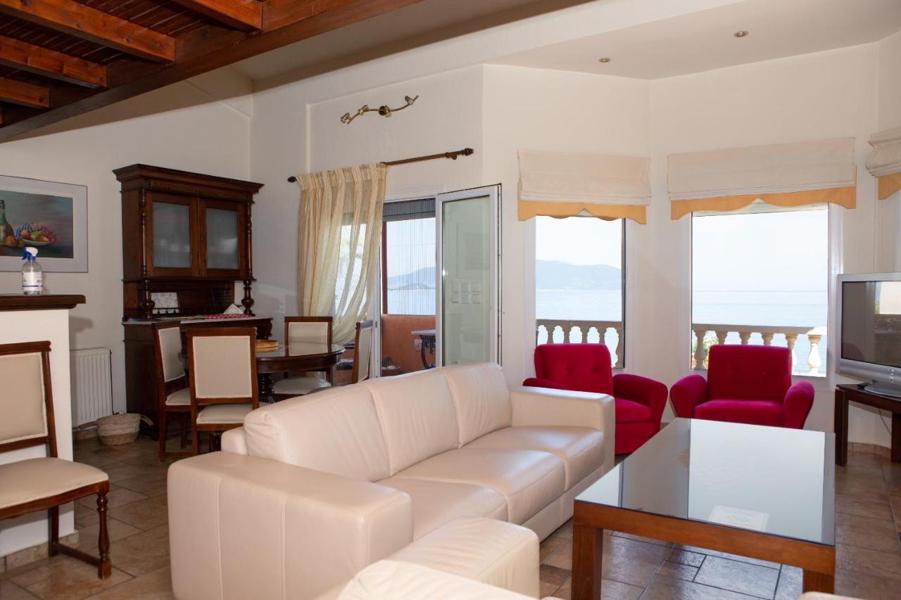 Pampas Seafront Villa, 6 Bedrooms, North Evvoia Kanatádhika Екстериор снимка