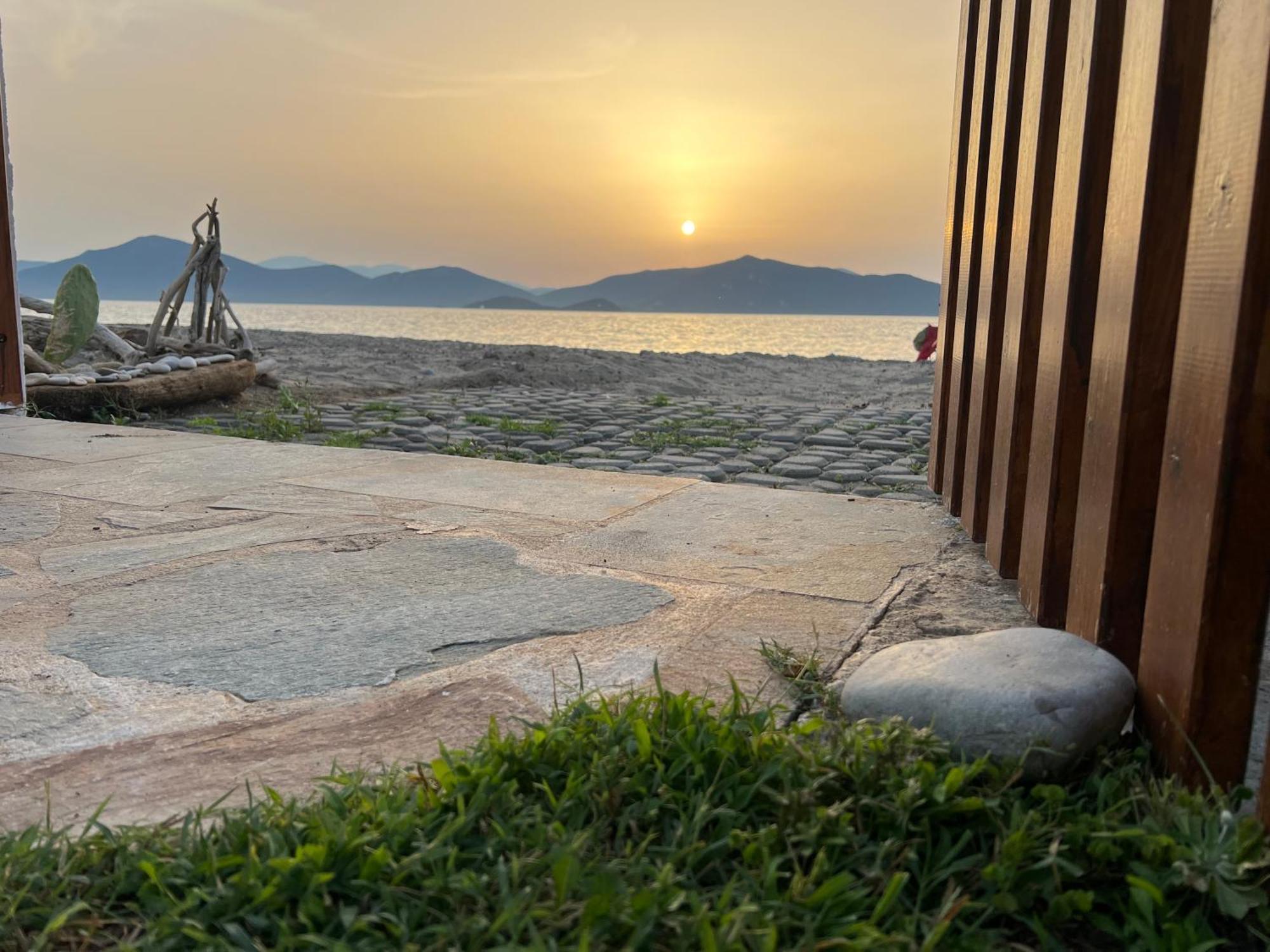 Pampas Seafront Villa, 6 Bedrooms, North Evvoia Kanatádhika Екстериор снимка